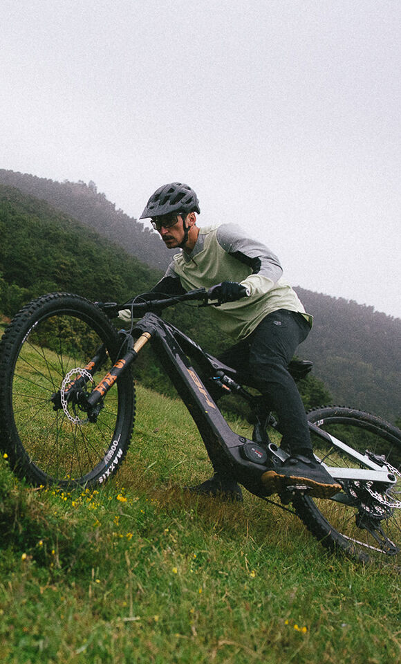 Navrhnuté tak, aby vás vždy posunul ďalej. Rozsah, ktorý sa prispôsobí vášmu tempu aj na tých najnáročnejších trasách.